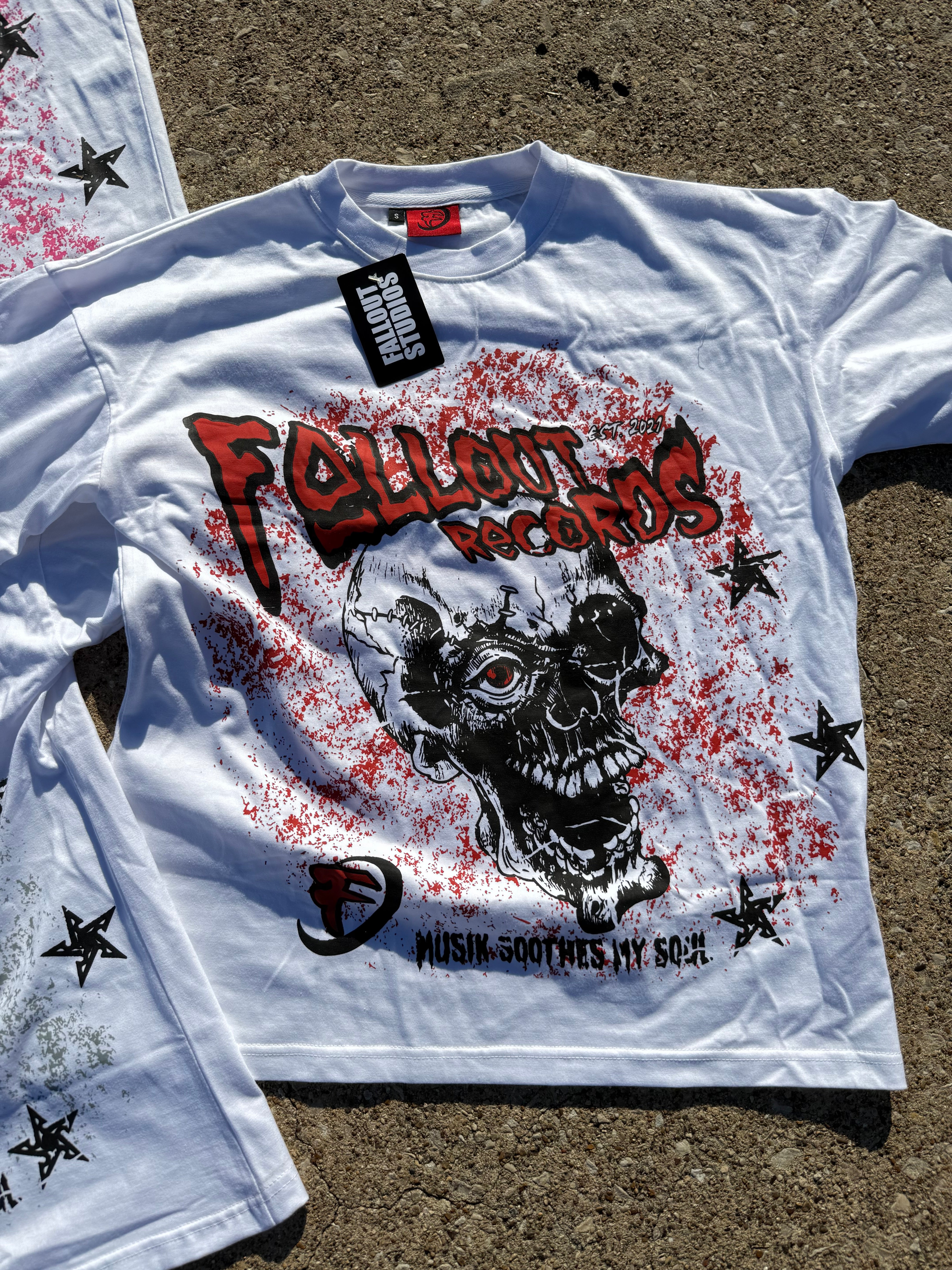 FALLOUT RECORDS V2 “SKULL TEE” FALLOUT RECORDS V2 “SKULL TEE”